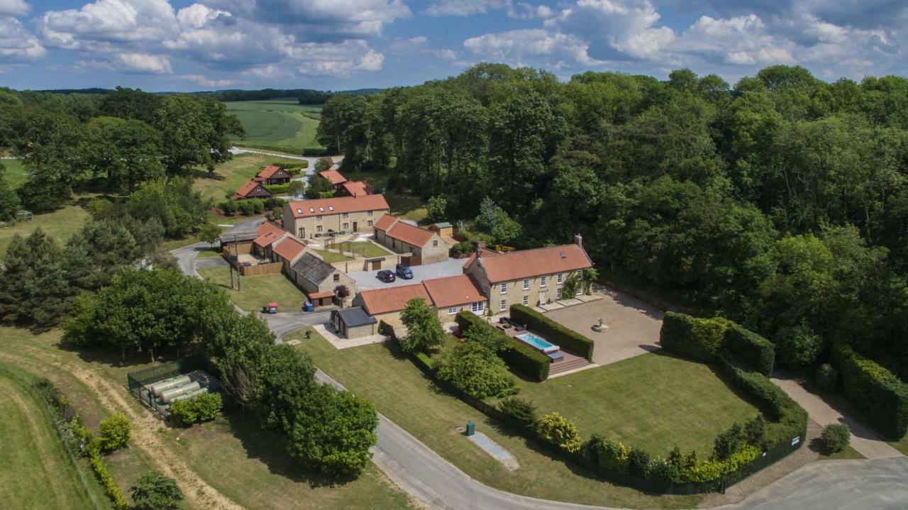 High Oaks Grange - Glamping Hotel Pickering Exterior photo